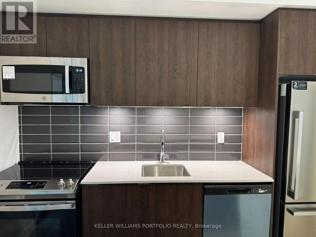 Building Photo - 172 Clonmore Dr