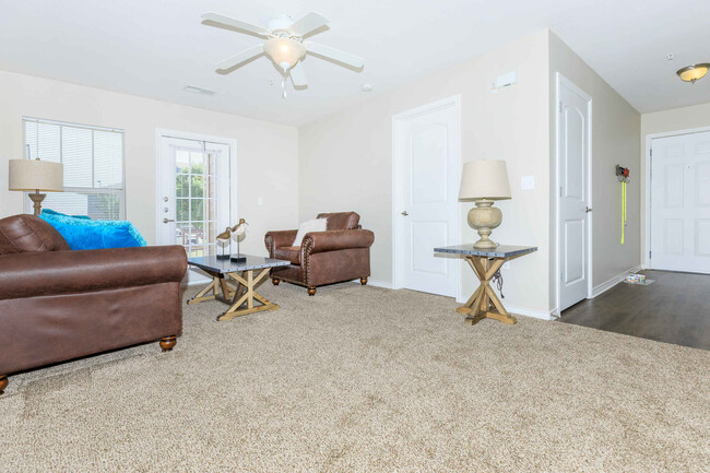 Comfortable Living Spaces at Inwood Crossings Apartments, Wichita - Inwood Crossings