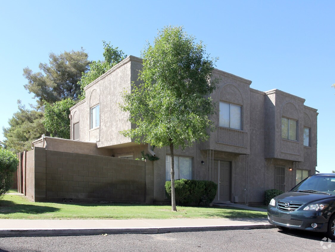 Building Photo - 600-830 S Dobson Rd