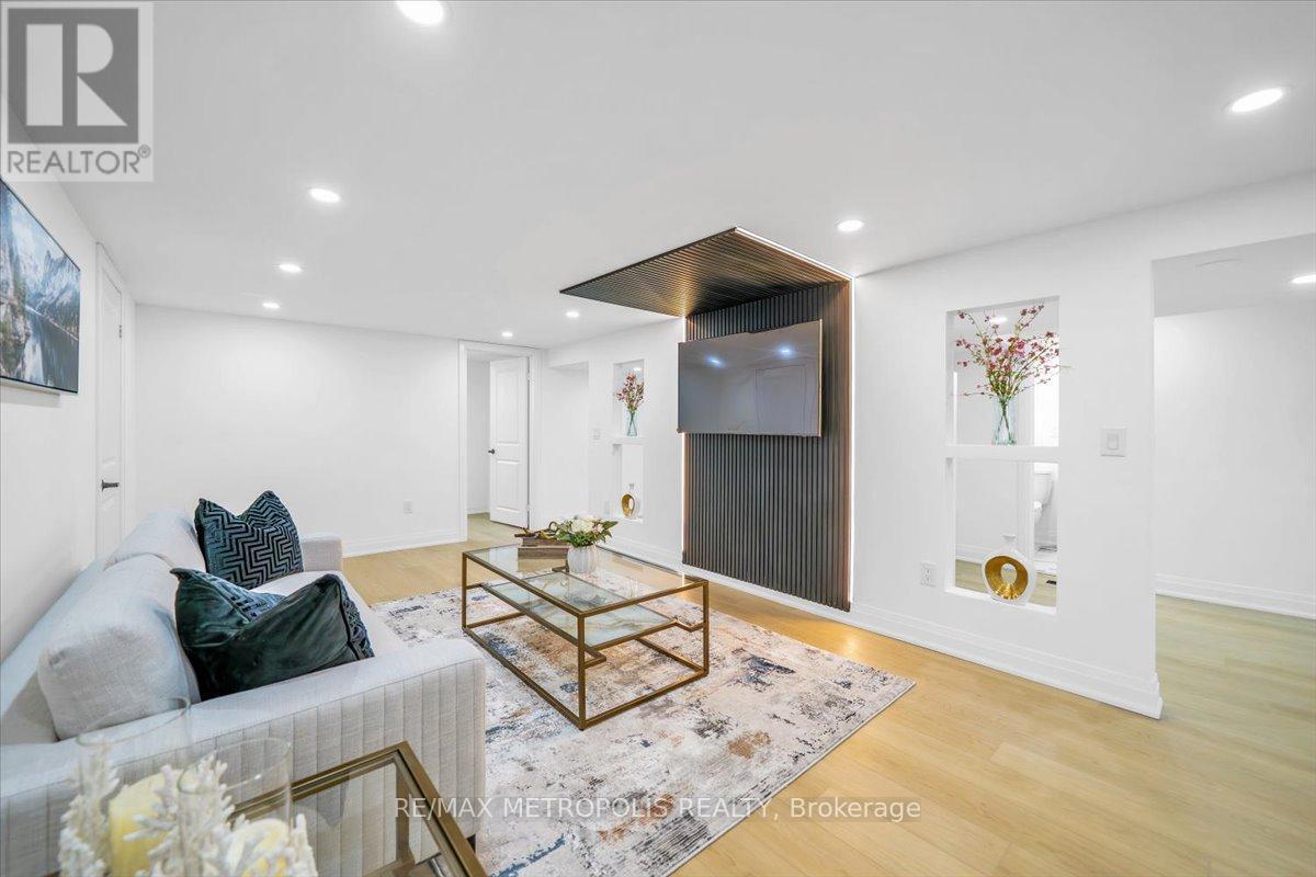 Photo principale - 352 Grandview St S