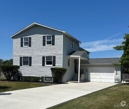 Building Photo - 151 Mapleleaf Dr