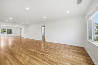 Building Photo - 6320 Rose St