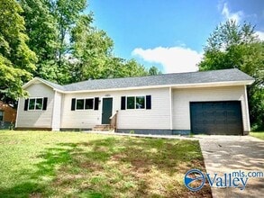 Building Photo - 4505 Lakeview Dr NW