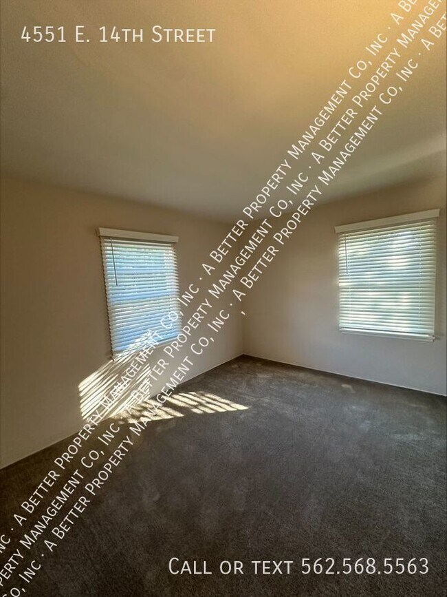 Foto del edificio - 4551 E 14th St