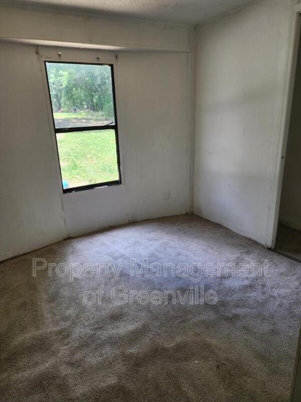 Building Photo - 110 Reeves Dr