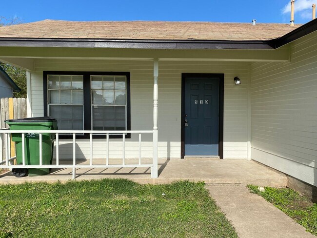 Foto del edificio - 510 Willowbend Cove