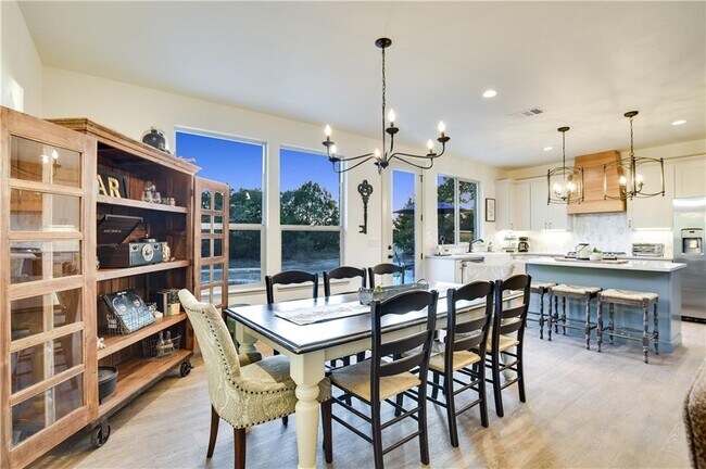 Foto del edificio - 1595 N Elder Hill Road