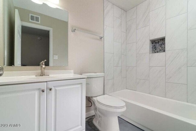 Foto del edificio - 521 W Pebble Beach Dr