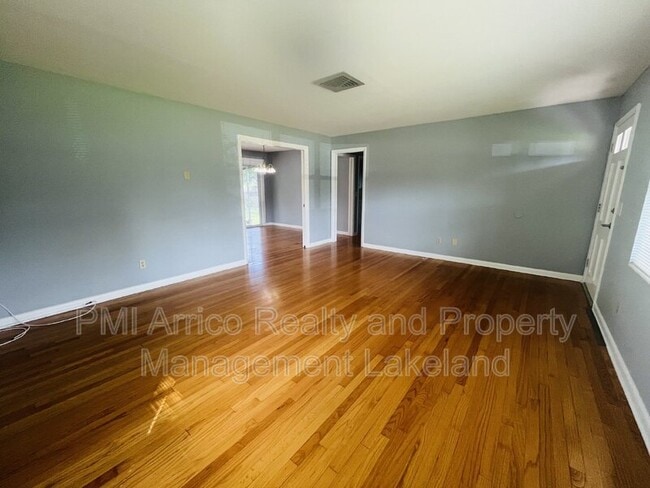 Building Photo - 345 S Ilakee Ave