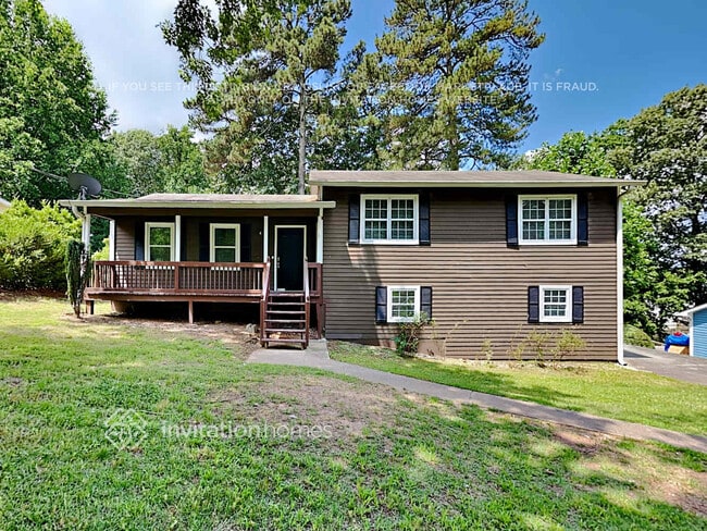 Building Photo - 5660 Tracy Dr SE