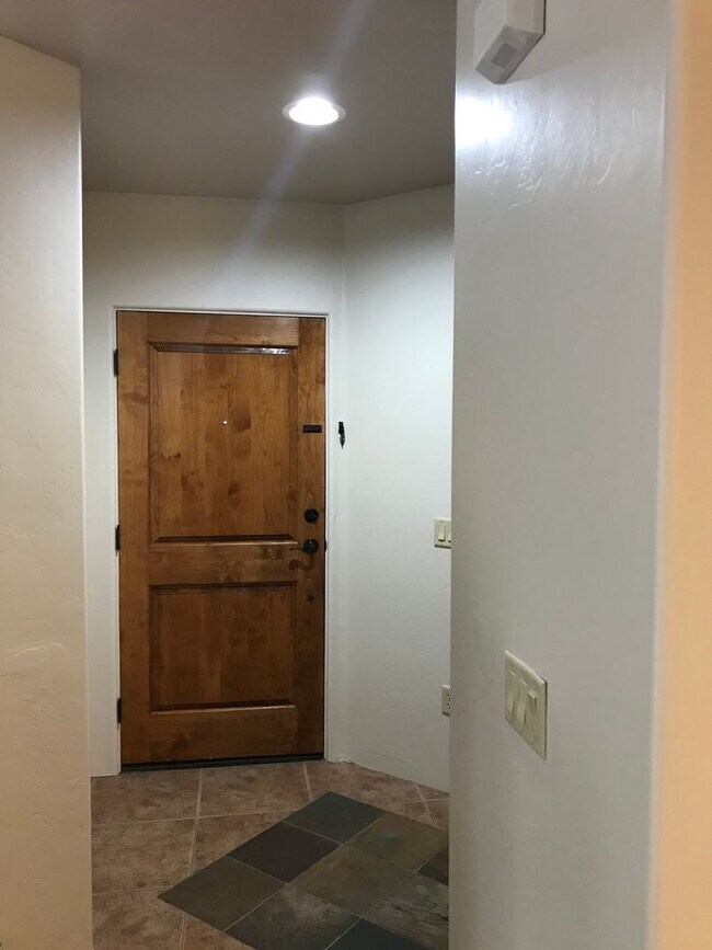 Foto del edificio - Olsen Condominiums