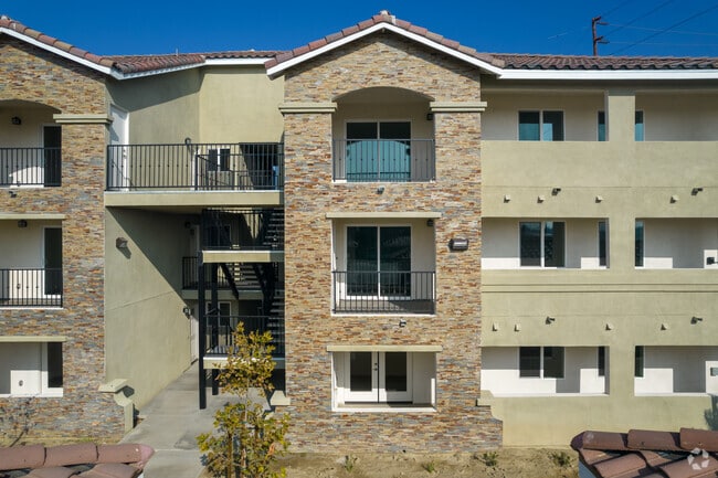 Building Photo - Echo Apts