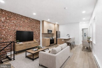 Building Photo - 1502 S 52nd St