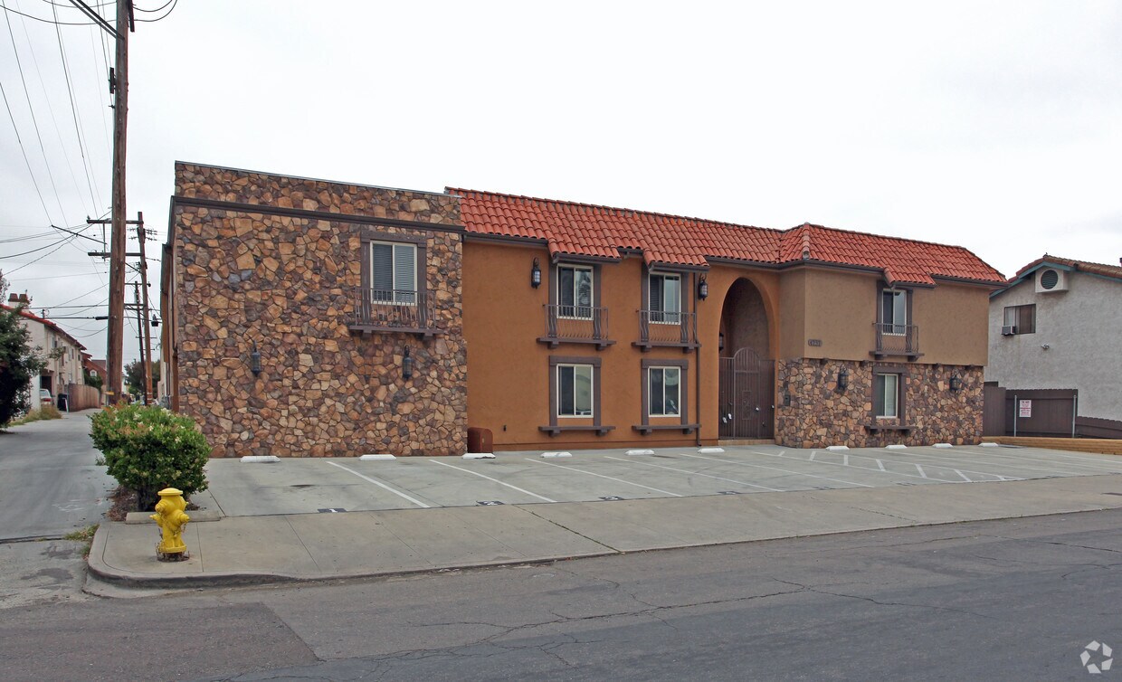 Building Photo - 4737 34th St