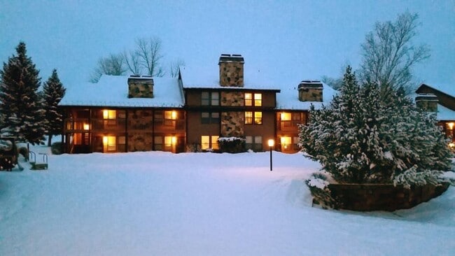 Building Photo - 3615 N Wolf Creek Dr