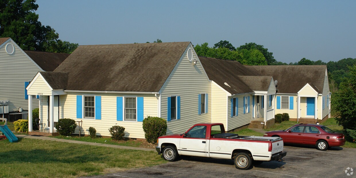 Primary Photo - 4553 Hargrove Rd