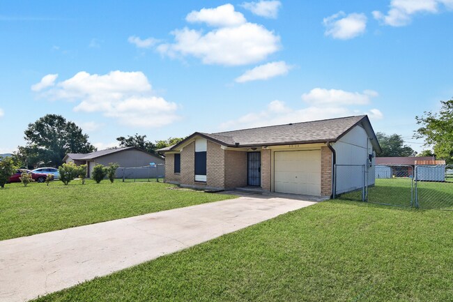 Building Photo - 3804 Griffin Dr