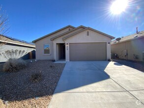 Building Photo - 4381 Golden Eagle Loop NE