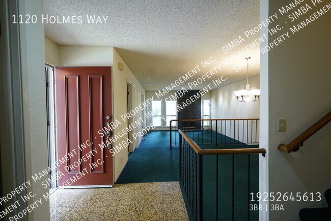 Building Photo - Holmes Way