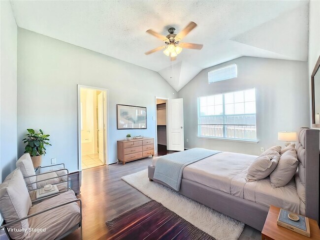 Building Photo - 2210 Green Mere Dr