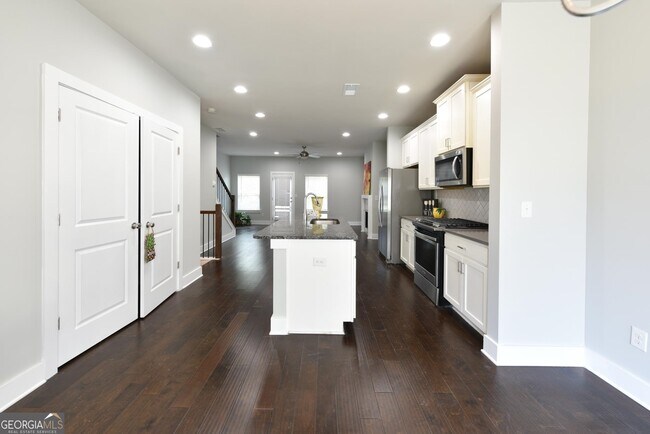 Building Photo - 3803 Oxford Cir