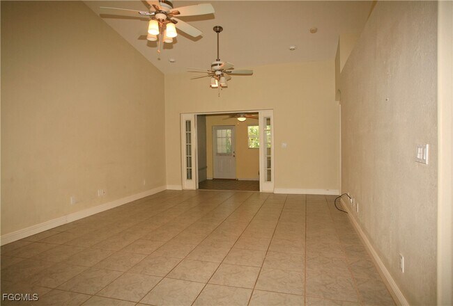 Foto del edificio - 606 SE 6th Terrace