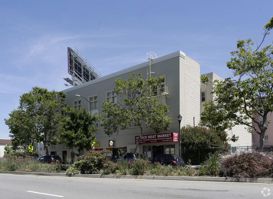 Foto del edificio - San Pablo Apartments