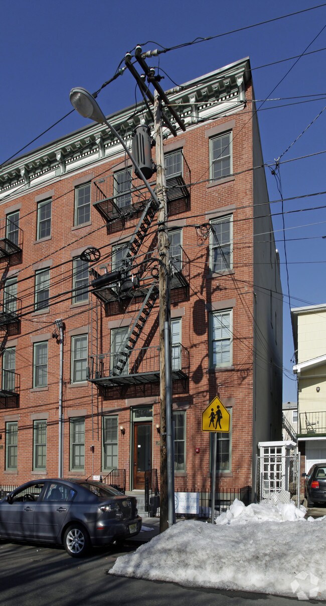 Primary Photo - 200 6th St