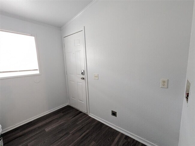 Foto del edificio - 4416 Magin Meadow Dr