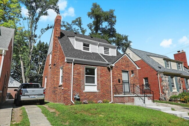 Building Photo - Modern Living in a Classic Detroit Neighborhood