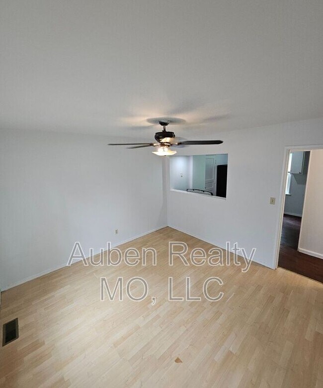 Foto del edificio - 4630 E 43 Terrace