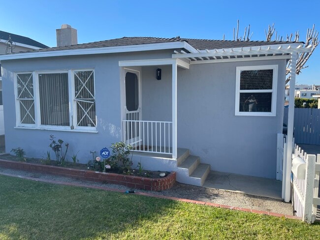 Front - 1919 Voorhees Ave House