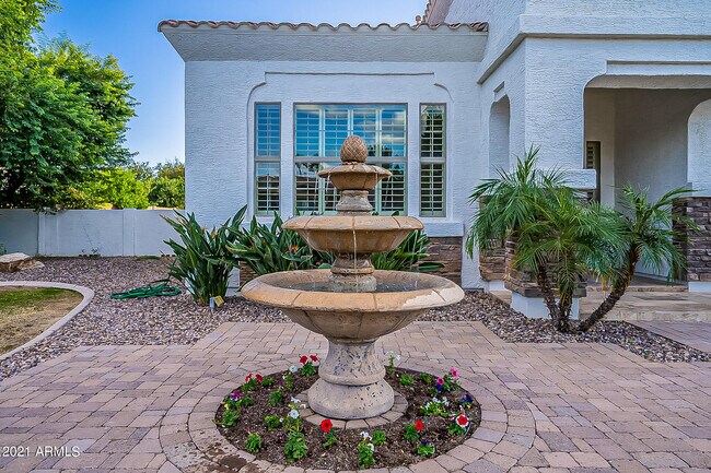 Building Photo - 11619 E Bellflower Dr