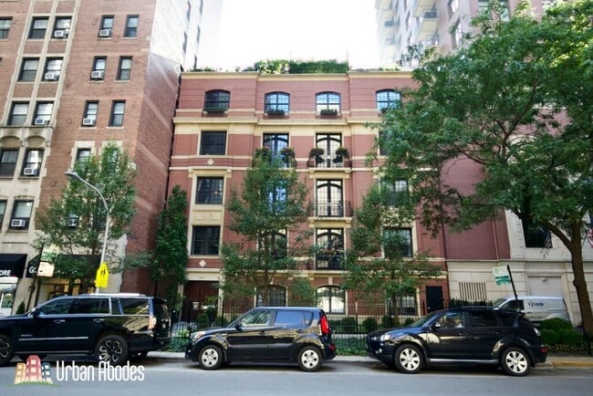 Building Photo - 1112 N Dearborn St