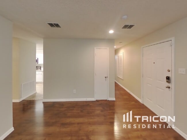 Building Photo - 1700 Wildrose Dr