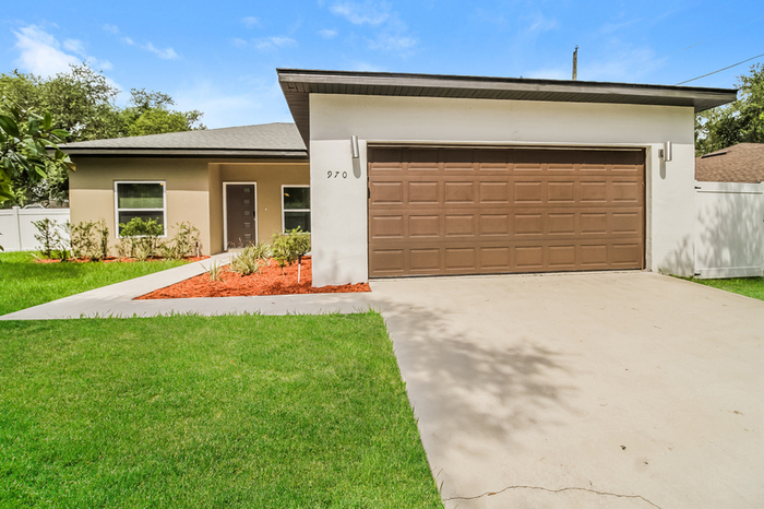Primary Photo - 970 E Gaucho Cir