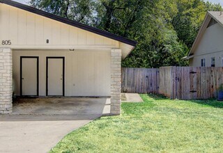 Building Photo - 805 Sirocco Dr