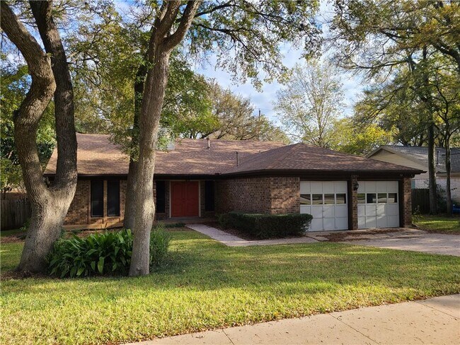 Building Photo - 13051 Silver Creek Dr