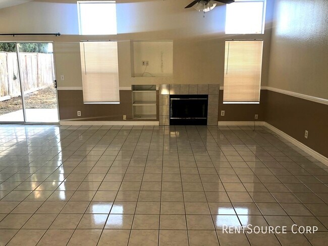 Foto del edificio - 3 Bed, 2 Bath house for Rent in Palmdale