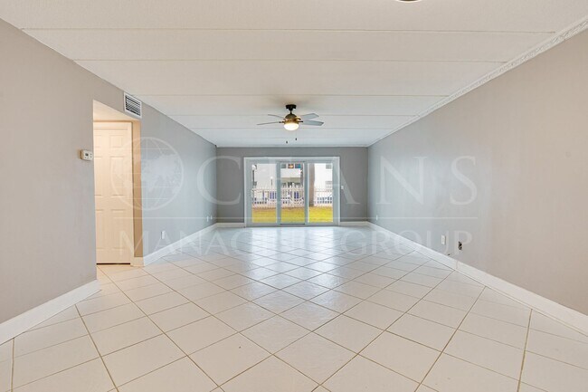 Foto del edificio - 1st Floor Oceanfront Condo