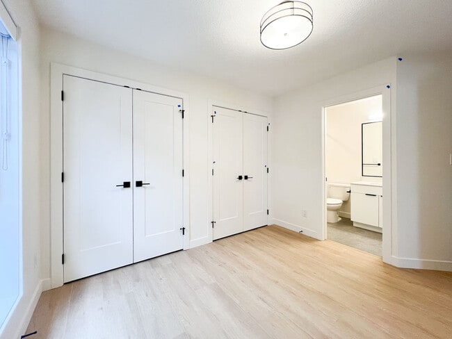 Building Photo - 9326-9153 153 St NW