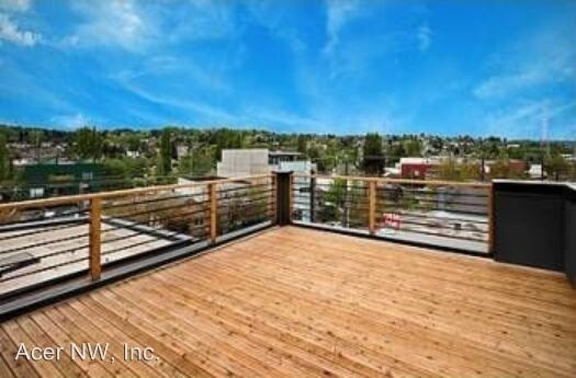 Building Photo - 3600 Palatine Ave N
