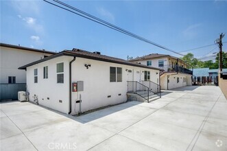 Building Photo - 1007 W Angeleno Ave