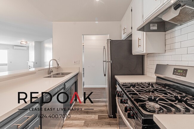 Foto del edificio - 10201 Woodbine St