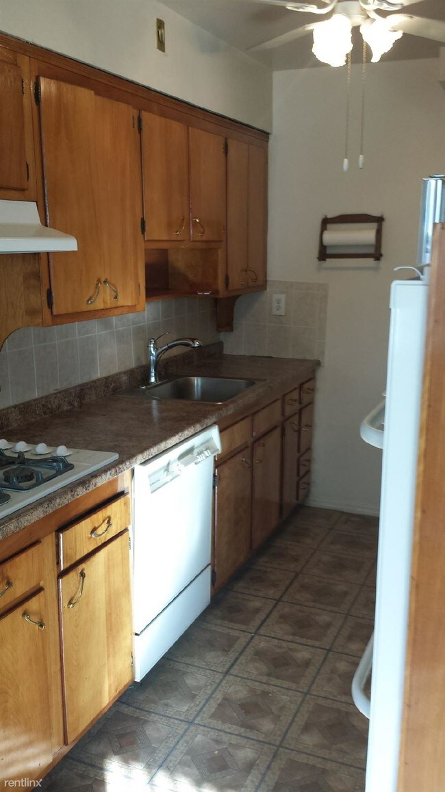 Building Photo - 2 br, 1 bath Apartment - 3132 37th St