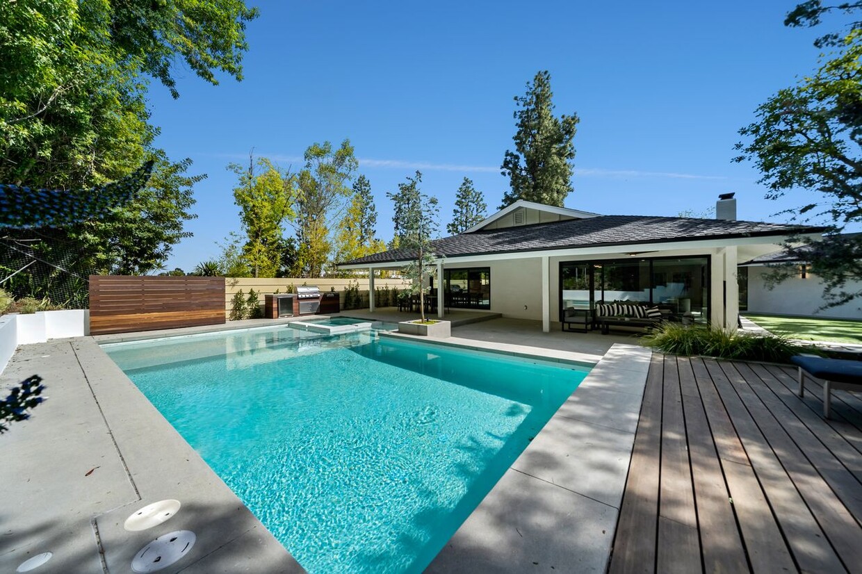 Foto principal - 16105 Clear Oak Dr