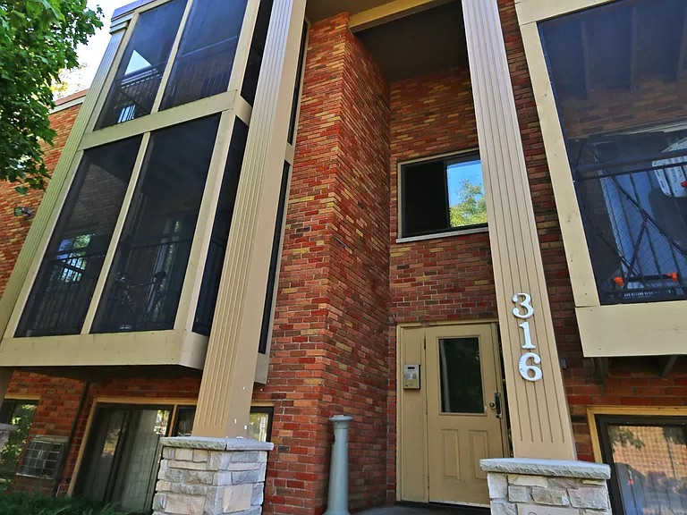 Foto principal - 316 Larpenteur Ave E