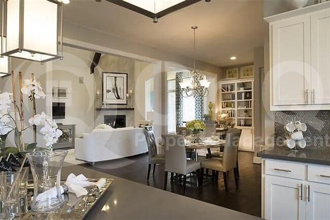 Building Photo - 1208 Damsel Caitlyn Dr