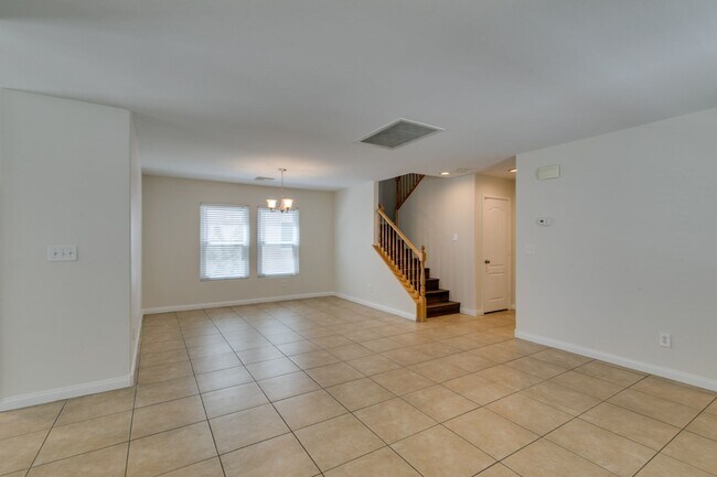 Foto del edificio - Remodeled 3-Bedroom Home with Loft.