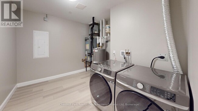 Building Photo - 2 Quebec St